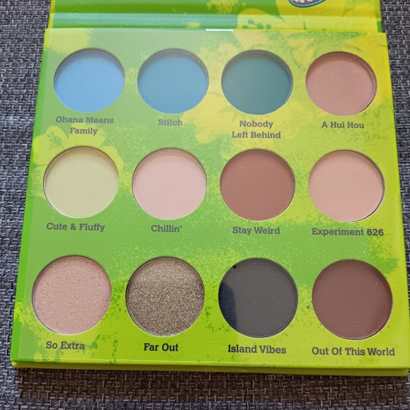 Disney's Stitch Eyeshadow Palette - Picture 9 of 10